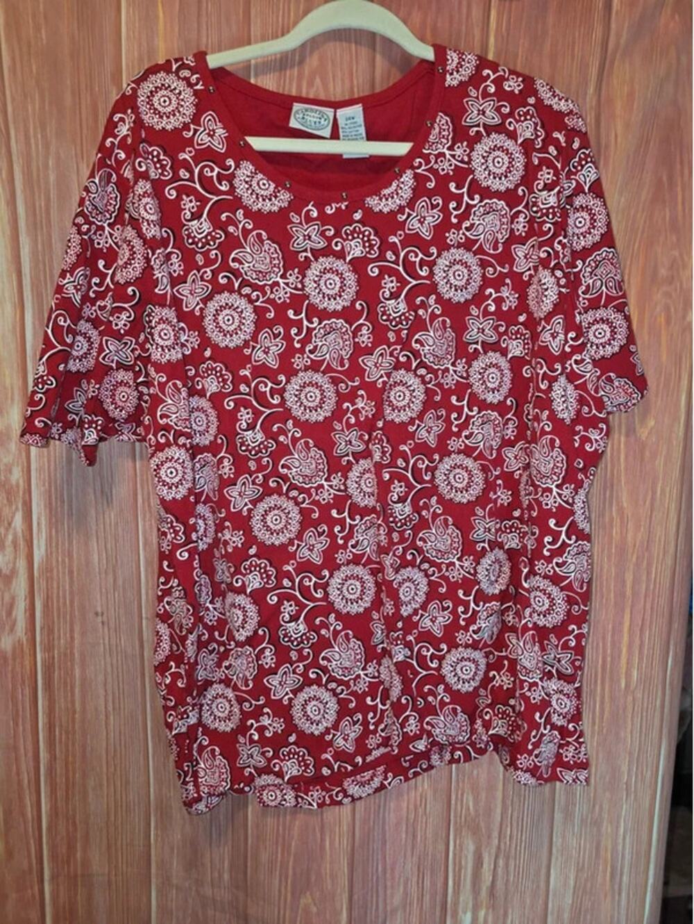 Carolina Blues Red Bandana Paisley Floral Studded Scoop Neck Top 24W